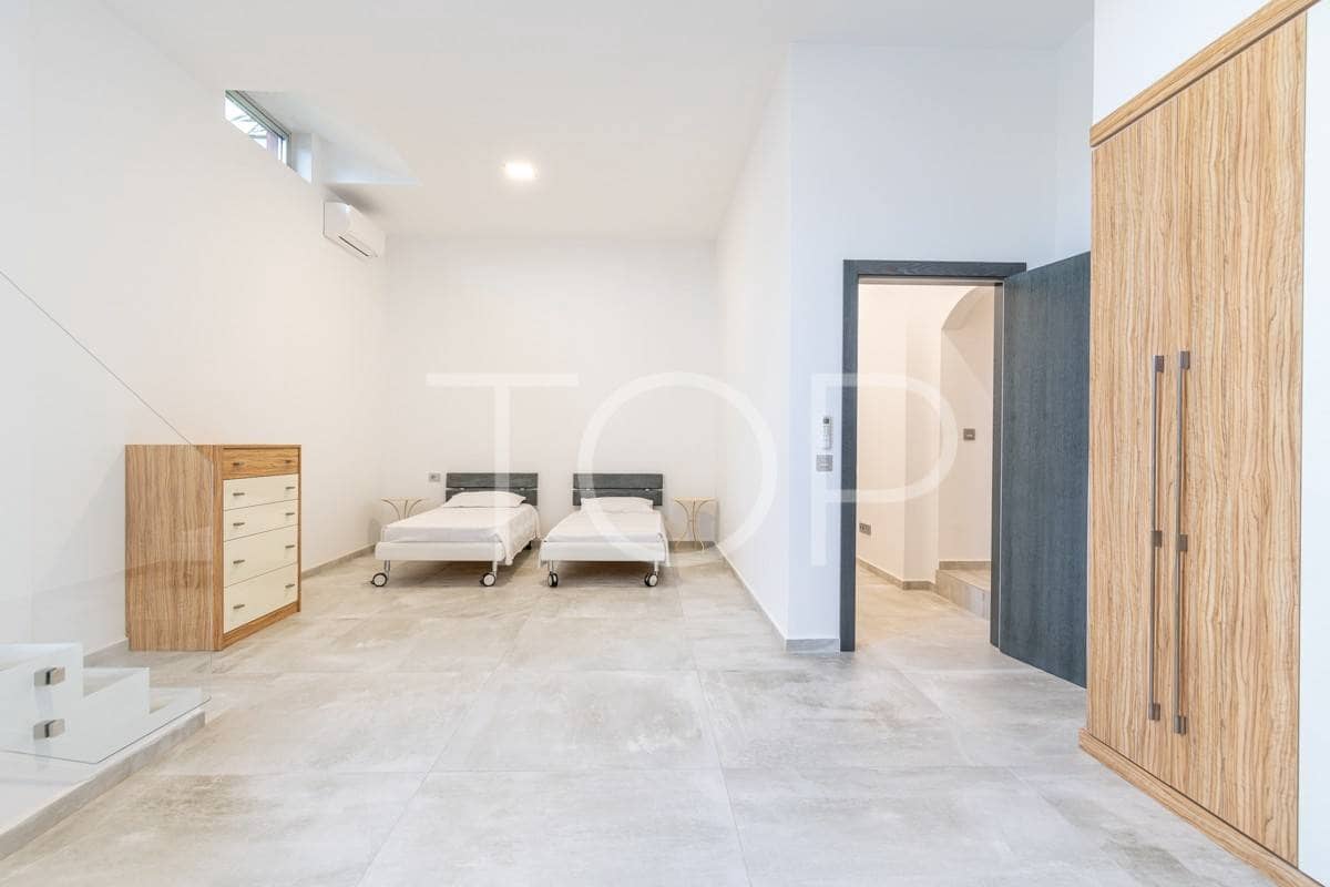 6 bedroom Villa for sale in La Caleta Adeje with pool garage - € 4,450,000 (Ref: 7673275)