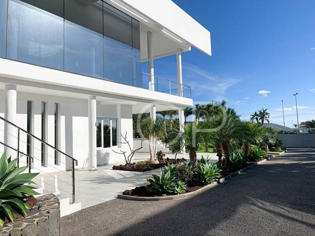 6 bedroom Villa for sale in La Caleta Adeje with pool garage - € 4,450,000 (Ref: 7673275)