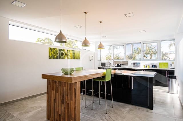 6 soveværelse Villa til salg i La Caleta Adeje, Adeje med swimmingpool garage - € 4.450.000 (Ref: 7673275)