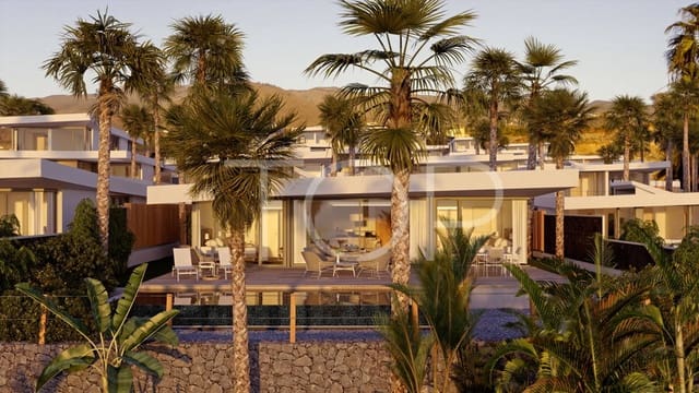 3 slaapkamer Villa te koop in Guía de Isora met zwembad - € 2.035.000 (Ref: 7673292)