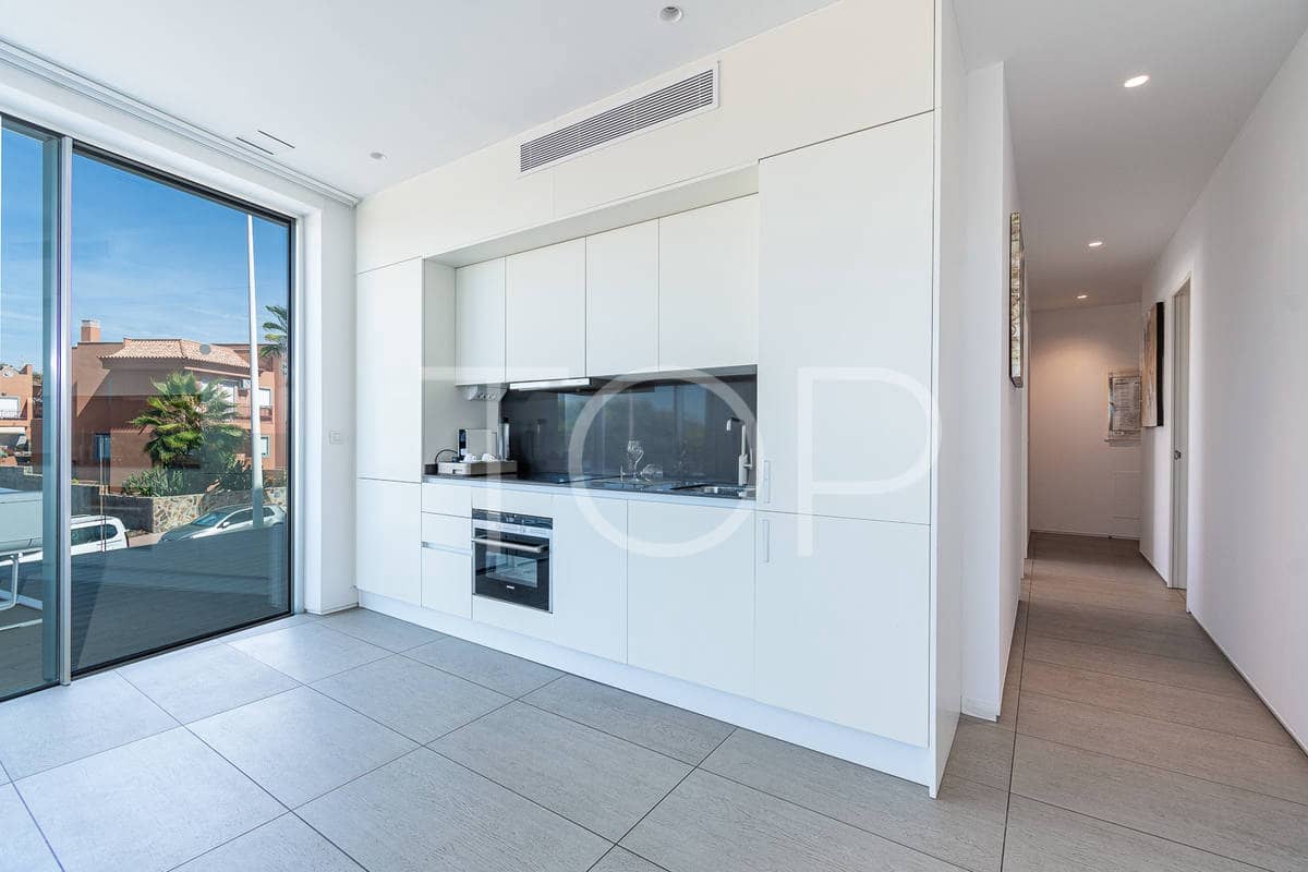 2 bedroom Flat for sale in La Caleta Adeje with pool garage - € 535,000 (Ref: 7673294)