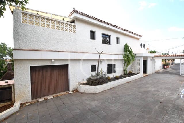 3 slaapkamer Villa te koop in Candelaria met garage - € 670.000 (Ref: 7673305)
