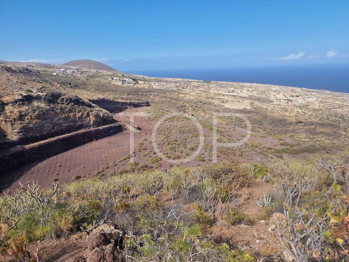 Ubebygd land til salgs i Arico - € 1 090 000 (Ref: 7673315)