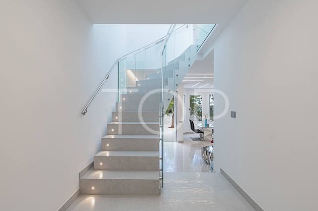 3 slaapkamer Rijtjeshuis te koop in Playa Fañabe, Adeje met zwembad garage - € 1.400.000 (Ref: 7673321)