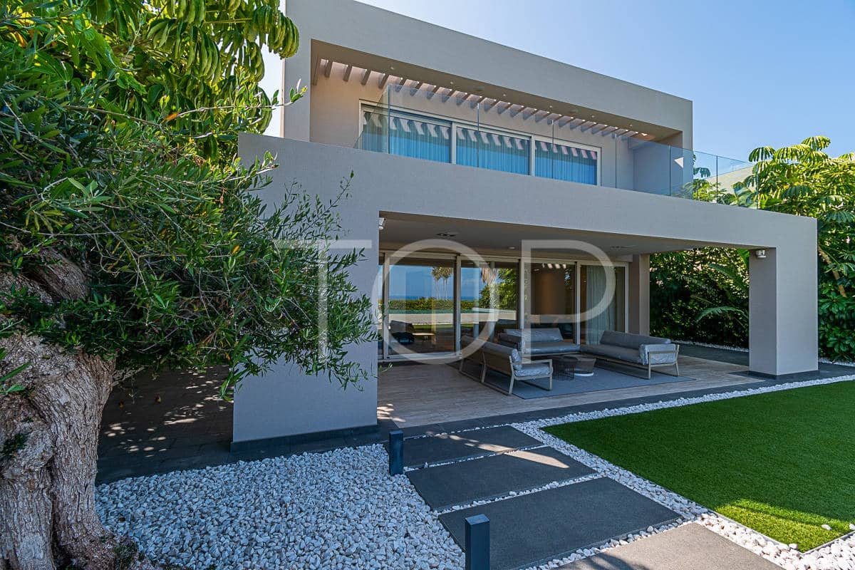 4 soveværelse Byhus til salg i La Caleta Adeje med swimmingpool garage - € 4.300.000 (Ref: 7673322)