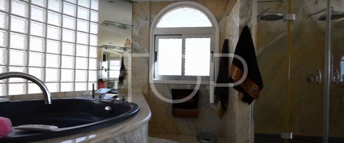 6 soveværelse Byhus til salg i Costa Adeje med swimmingpool - € 2.800.000 (Ref: 7673331)