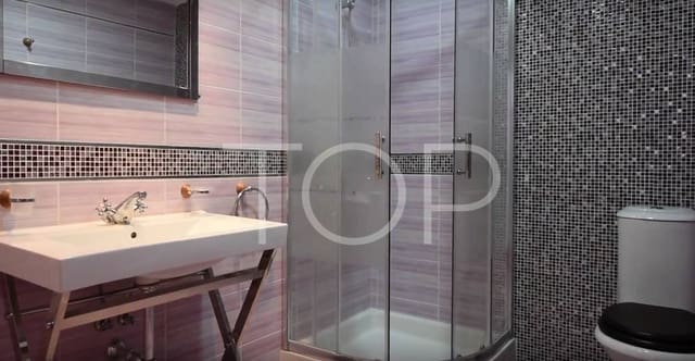 6 soveværelse Byhus til salg i Torviscas Centro y Alto, Adeje med swimmingpool - € 2.800.000 (Ref: 7673331)