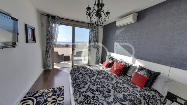 3 slaapkamer Rijtjeshuis te koop in La Caleta Adeje, Adeje met zwembad garage - € 1.900.000 (Ref: 7673366)