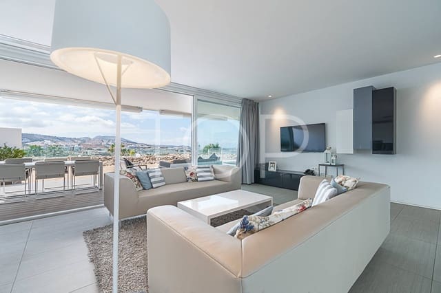 2 chambre Appartement à vendre à Playa del Duque, Adeje avec piscine - 1 200 000 € (Ref: 7795520)