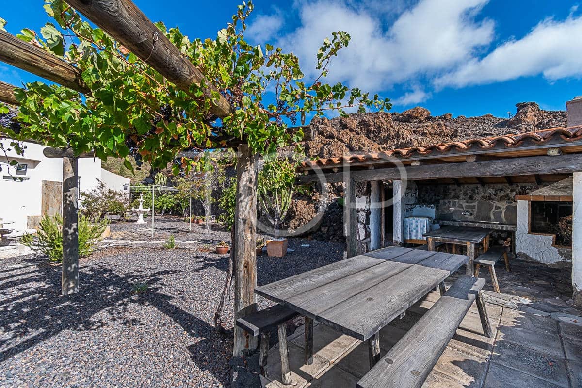 5 soveværelse Finca/Landehus til salg i Santiago del Teide med garage - € 1.000.000 (Ref: 7796739)