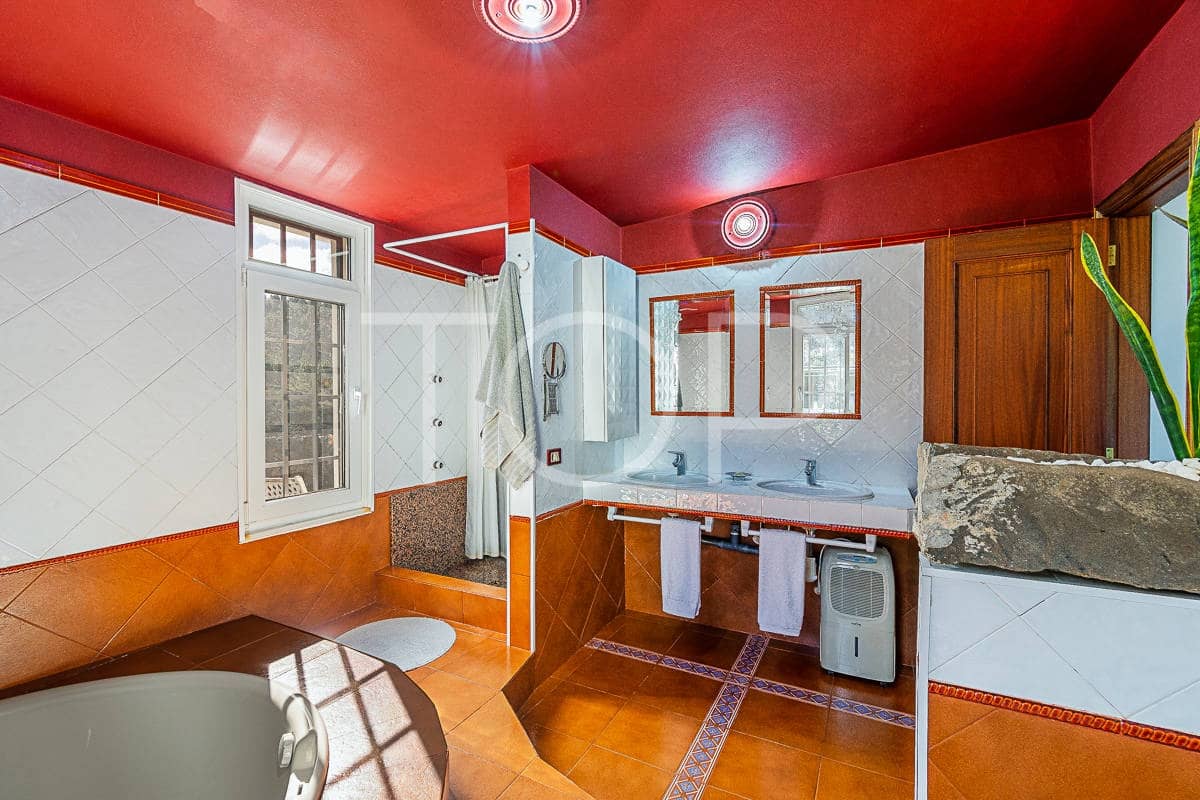 5 soveværelse Finca/Landehus til salg i Santiago del Teide med garage - € 1.000.000 (Ref: 7796739)