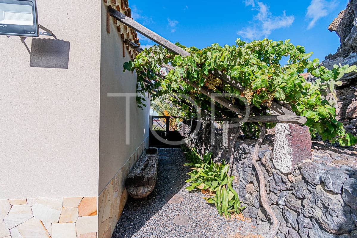 5 soveværelse Finca/Landehus til salg i Santiago del Teide med garage - € 1.000.000 (Ref: 7796739)