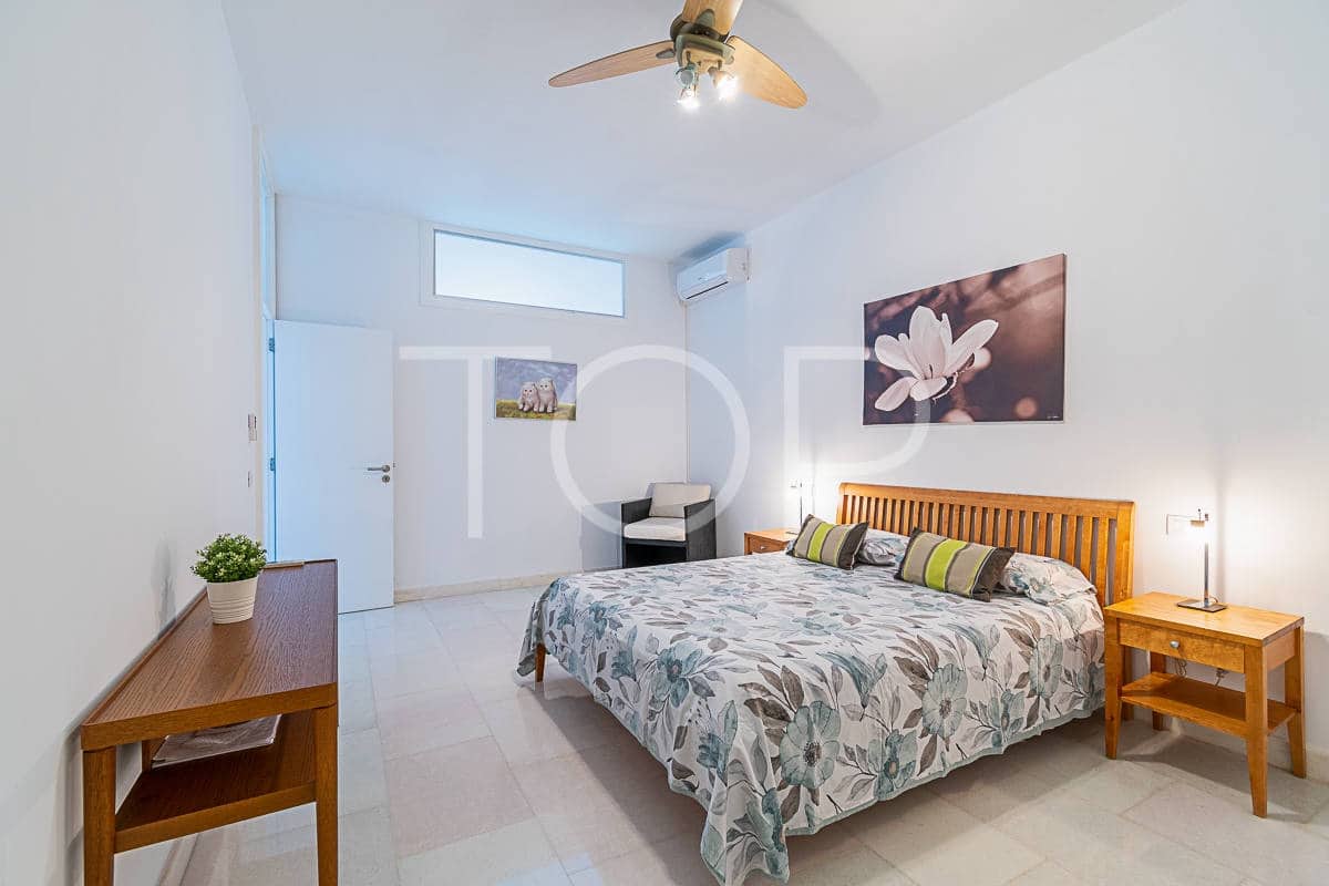 5 soverom Rekkehus til salgs i Playa del Duque med svømmebasseng garasje - € 3 200 000 (Ref: 7853766)