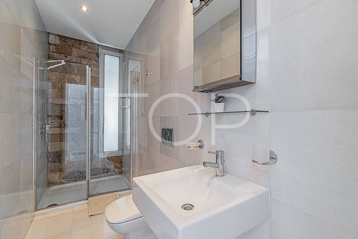 5 soverom Rekkehus til salgs i Playa del Duque med svømmebasseng garasje - € 3 200 000 (Ref: 7853766)