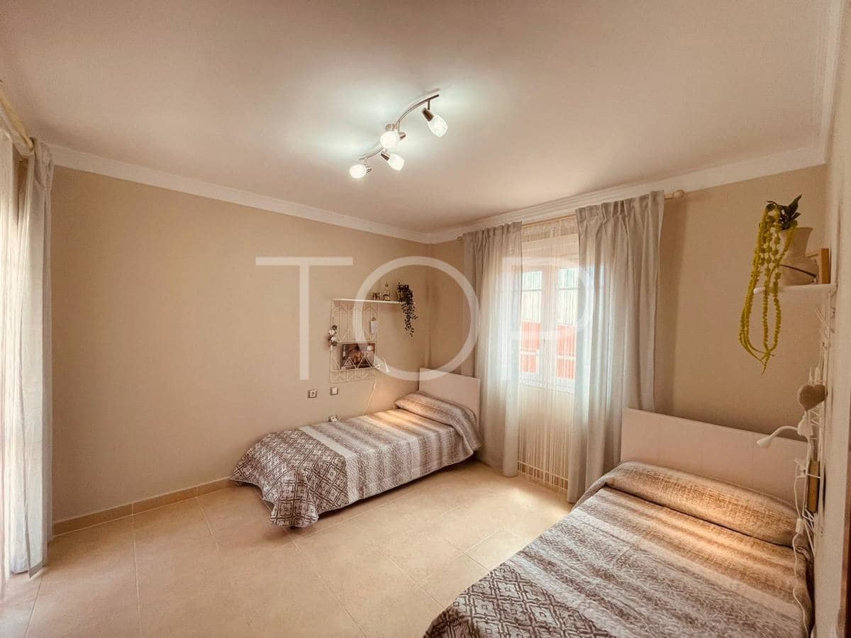 4 chambre Villa/Maison à vendre à Los Cristianos avec piscine garage - 795 000 € (Ref: 7912174)