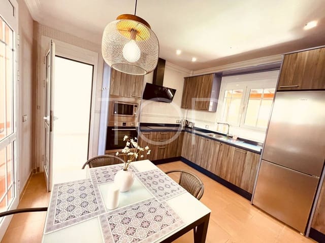 4 soveværelse Villa til salg i Los Cristianos, Arona med swimmingpool garage - € 795.000 (Ref: 7912174)