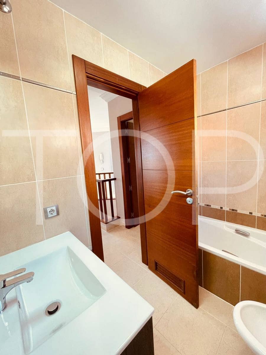 4 chambre Villa/Maison à vendre à Los Cristianos avec piscine garage - 795 000 € (Ref: 7912174)