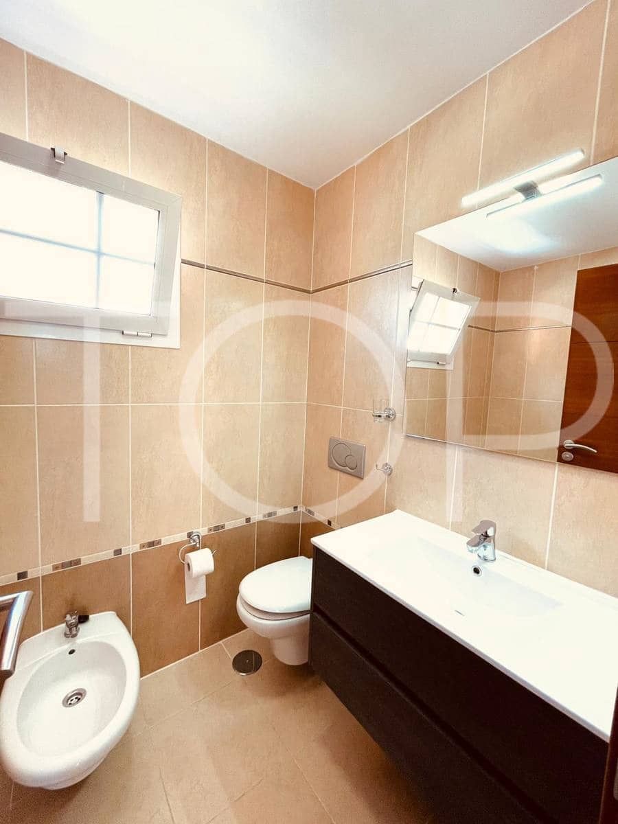 4 chambre Villa/Maison à vendre à Los Cristianos avec piscine garage - 795 000 € (Ref: 7912174)