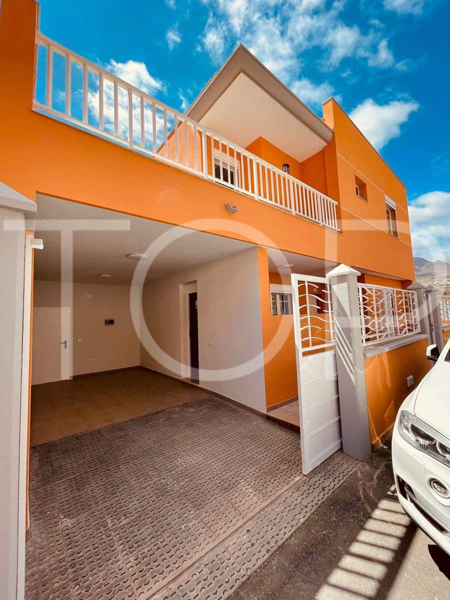 4 chambre Villa/Maison à vendre à Los Cristianos avec piscine garage - 795 000 € (Ref: 7912174)