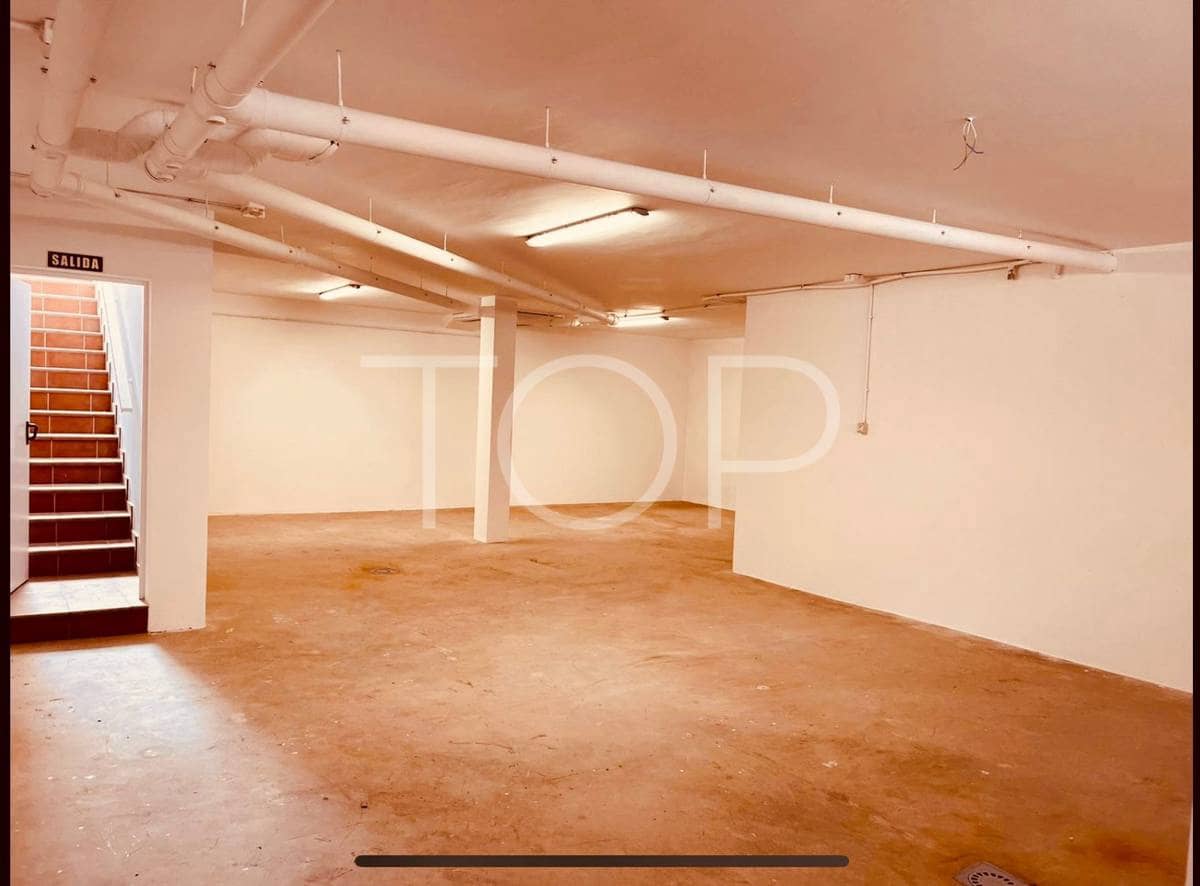 4 soveværelse Villa til salg i Los Cristianos med garage - € 775.000 (Ref: 7936425)