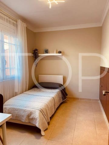 4 soveværelse Villa til salg i Los Cristianos, Arona med garage - € 775.000 (Ref: 7936425)