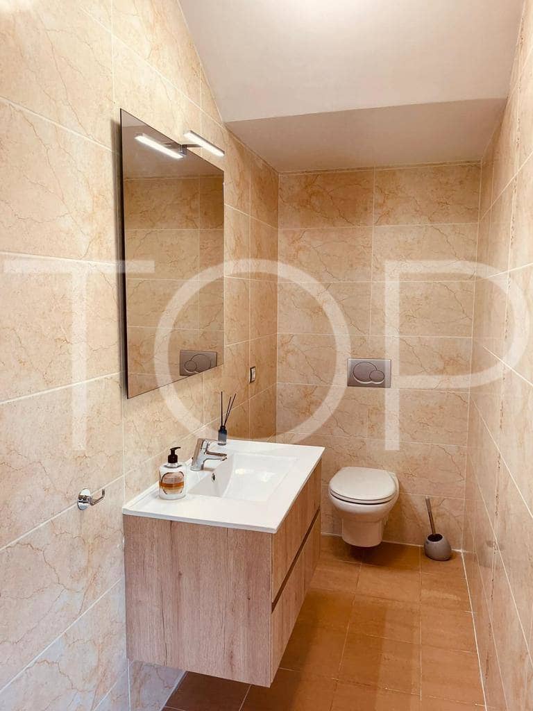 4 soveværelse Villa til salg i Los Cristianos med garage - € 775.000 (Ref: 7936425)