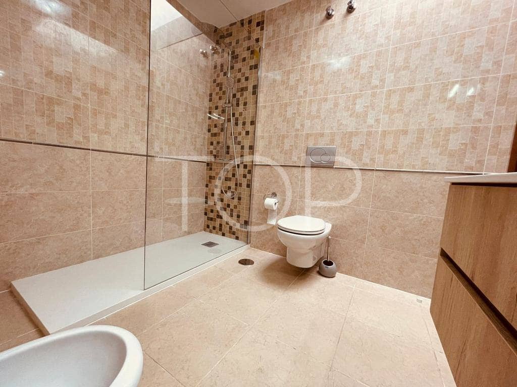 4 soveværelse Villa til salg i Los Cristianos med garage - € 775.000 (Ref: 7936425)