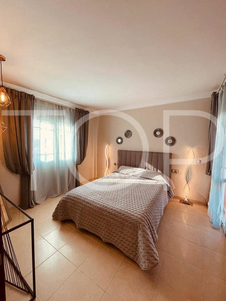 4 soveværelse Villa til salg i Los Cristianos med garage - € 775.000 (Ref: 7936425)