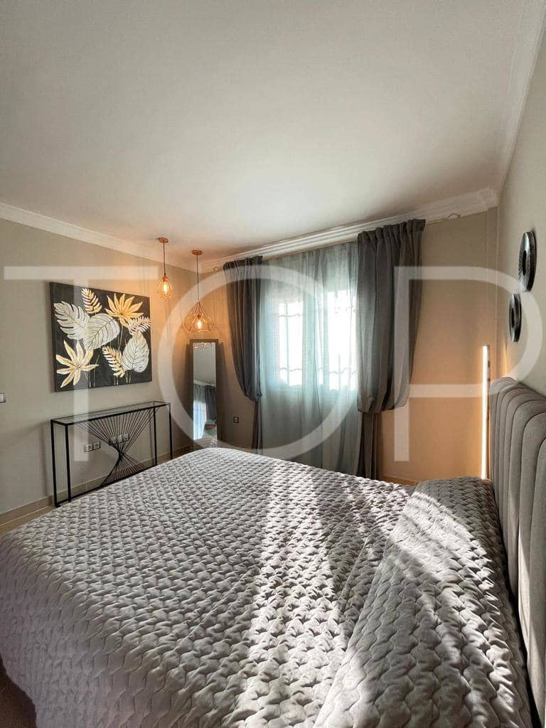 4 soveværelse Villa til salg i Los Cristianos med garage - € 775.000 (Ref: 7936425)