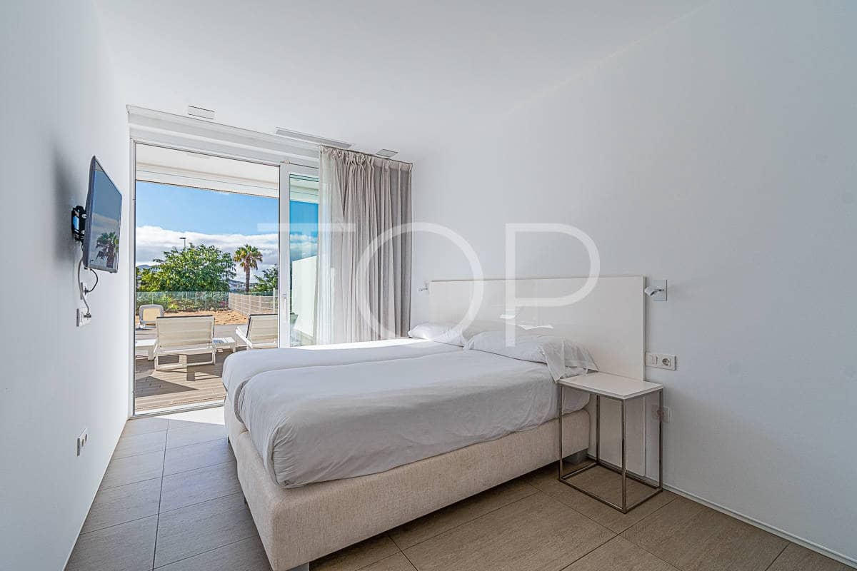 3 soveværelse Lejlighed til salg i Playa del Duque med swimmingpool garage - € 1.350.000 (Ref: 7992457)