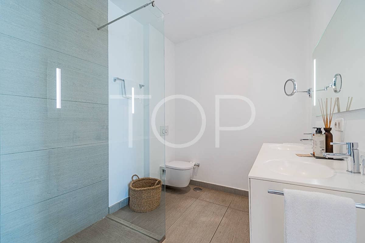 3 soveværelse Lejlighed til salg i Playa del Duque med swimmingpool garage - € 1.350.000 (Ref: 7992457)