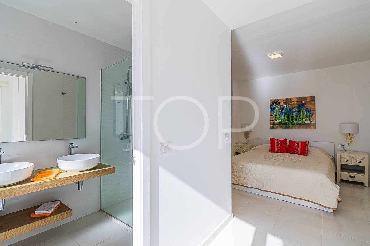 4 soveværelse Rækkehus til salg i La Caleta Adeje med garage - € 1.650.000 (Ref: 8012006)