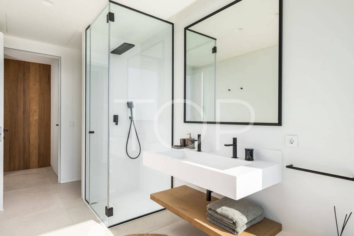 4 sypialnia Willa na sprzedaż w Costa Adeje z basenem garażem - 2 100 000 € (Ref: 8024124)