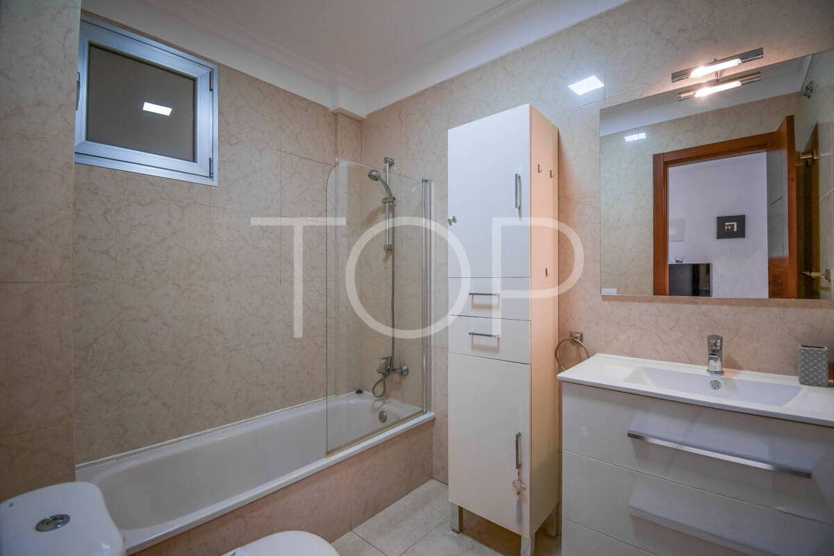 1 slaapkamer Flat te koop in Palm-Mar met zwembad garage - € 315.000 (Ref: 8062935)