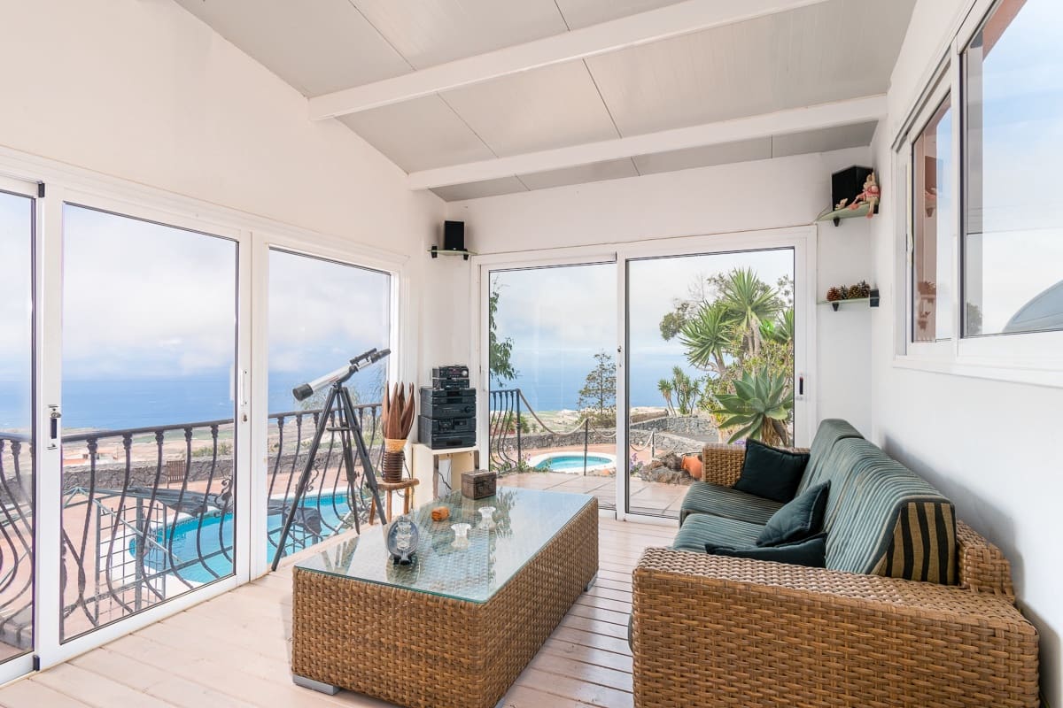 6 soveværelse Finca/Landehus til salg i Adeje med swimmingpool garage - € 1.595.000 (Ref: 8103183)