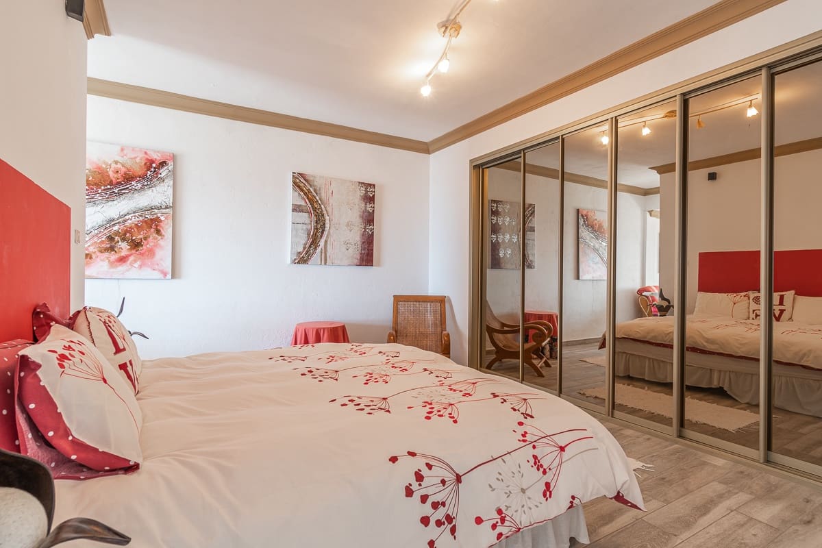 6 soveværelse Finca/Landehus til salg i Adeje med swimmingpool garage - € 1.595.000 (Ref: 8103183)