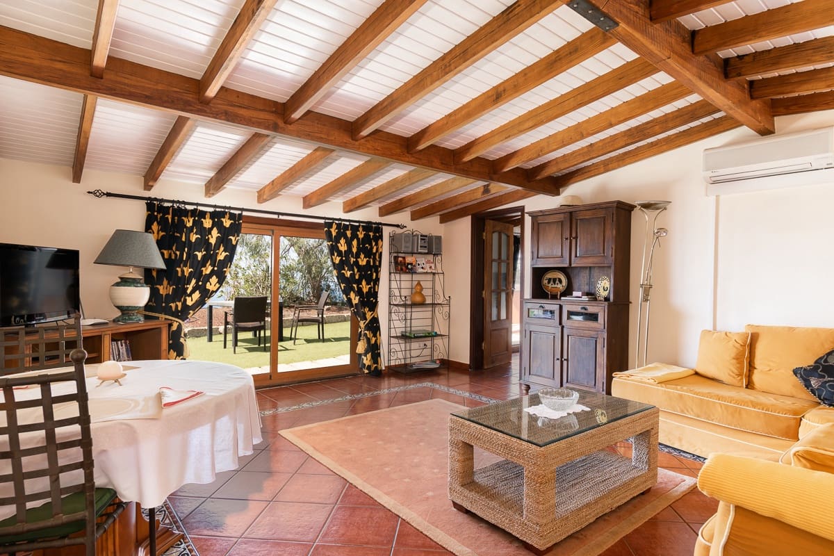 6 soveværelse Finca/Landehus til salg i Adeje med swimmingpool garage - € 1.595.000 (Ref: 8103183)