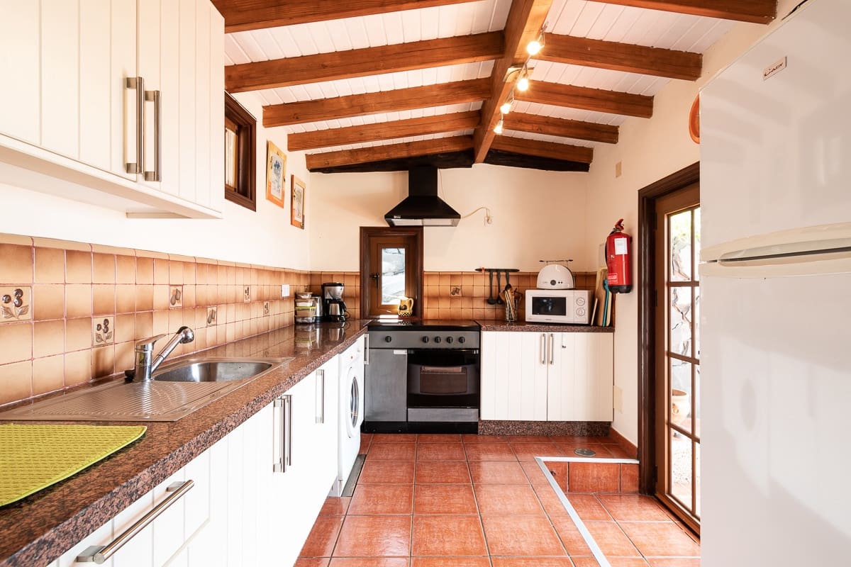 6 soveværelse Finca/Landehus til salg i Adeje med swimmingpool garage - € 1.595.000 (Ref: 8103183)