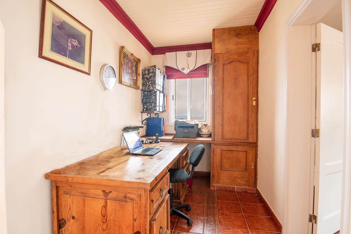 6 soveværelse Finca/Landehus til salg i Adeje med swimmingpool garage - € 1.595.000 (Ref: 8103183)