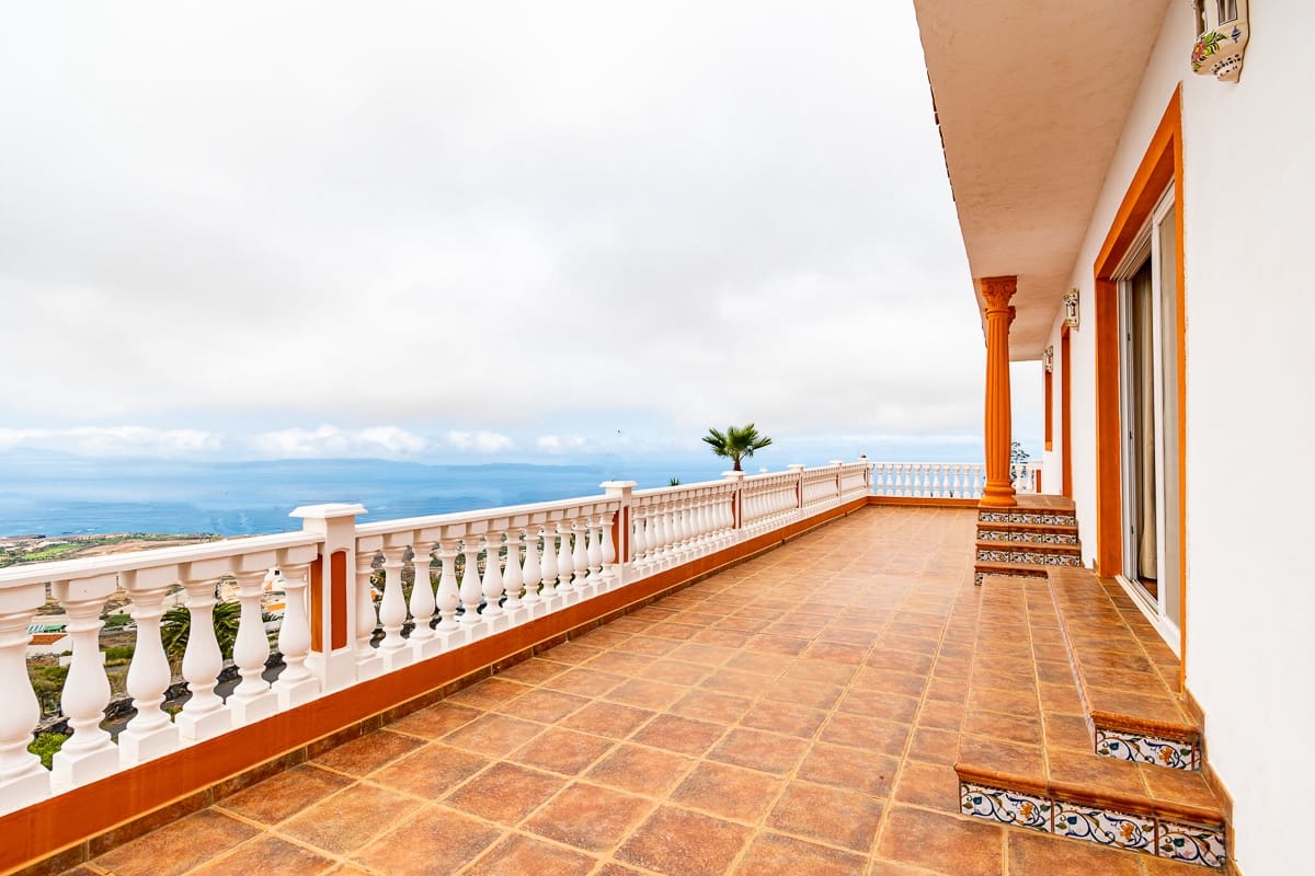 6 soveværelse Finca/Landehus til salg i Adeje med swimmingpool garage - € 1.595.000 (Ref: 8103183)