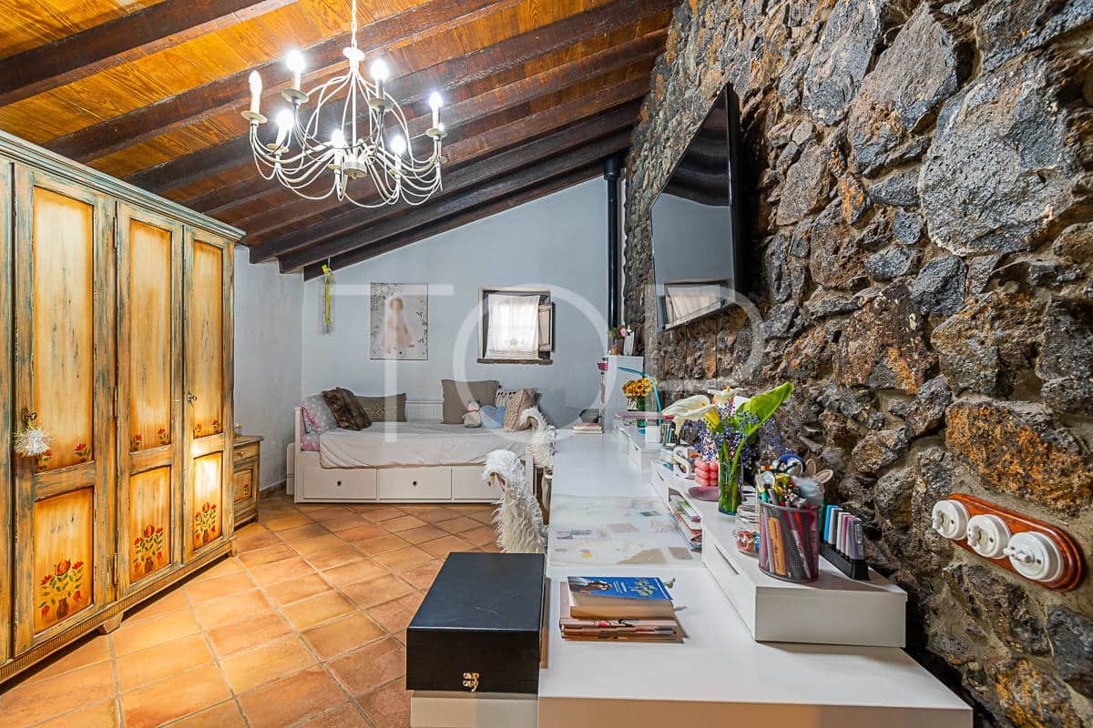 2 slaapkamer Huis te koop in La Esperanza met garage - € 737.000 (Ref: 8161023)