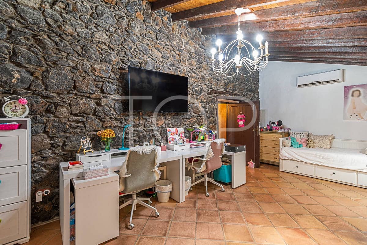 2 slaapkamer Huis te koop in La Esperanza met garage - € 737.000 (Ref: 8161023)