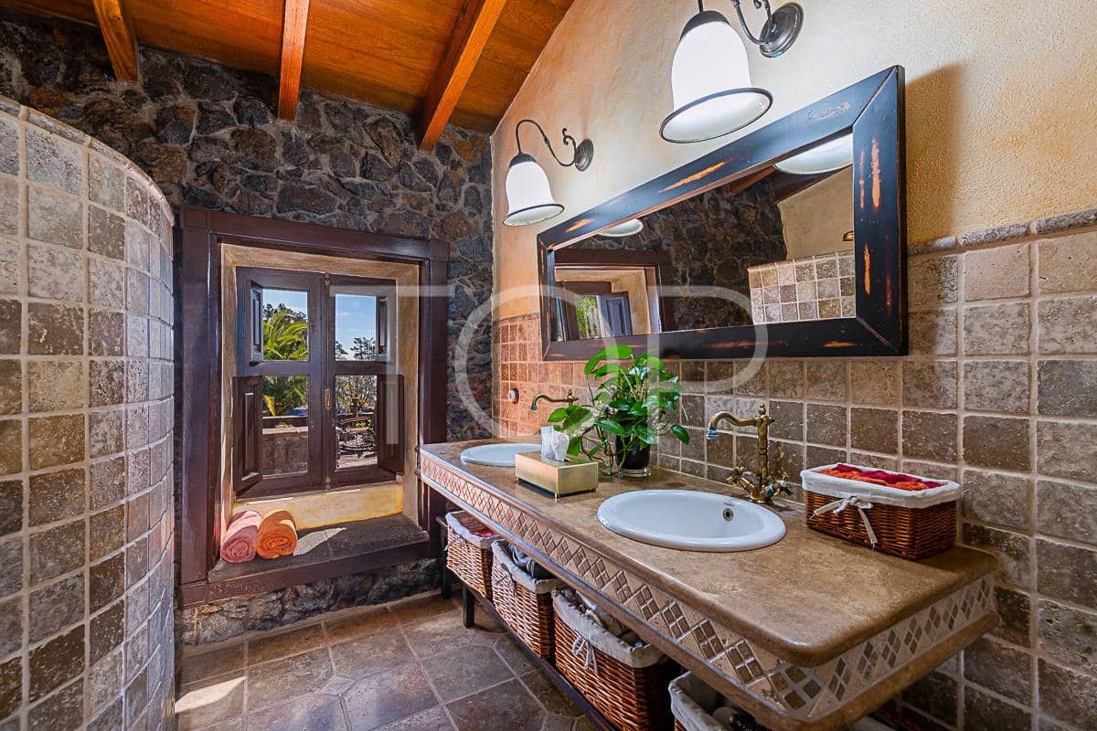 2 slaapkamer Huis te koop in La Esperanza met garage - € 737.000 (Ref: 8161023)