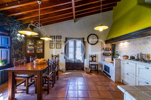 2 slaapkamer Huis te koop in La Esperanza, El Rosario met garage - € 737.000 (Ref: 8161023)