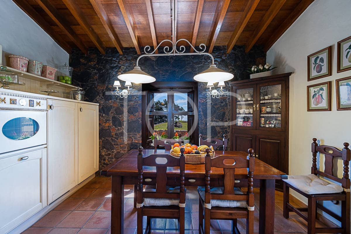 2 slaapkamer Huis te koop in La Esperanza met garage - € 737.000 (Ref: 8161023)