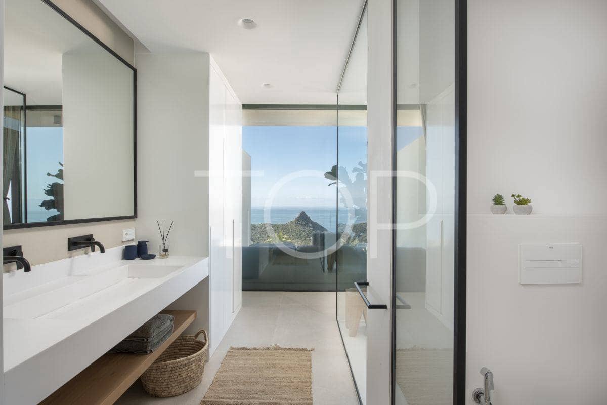 4 soveværelse Villa til salg i Costa Adeje med swimmingpool garage - € 1.900.000 (Ref: 8208826)