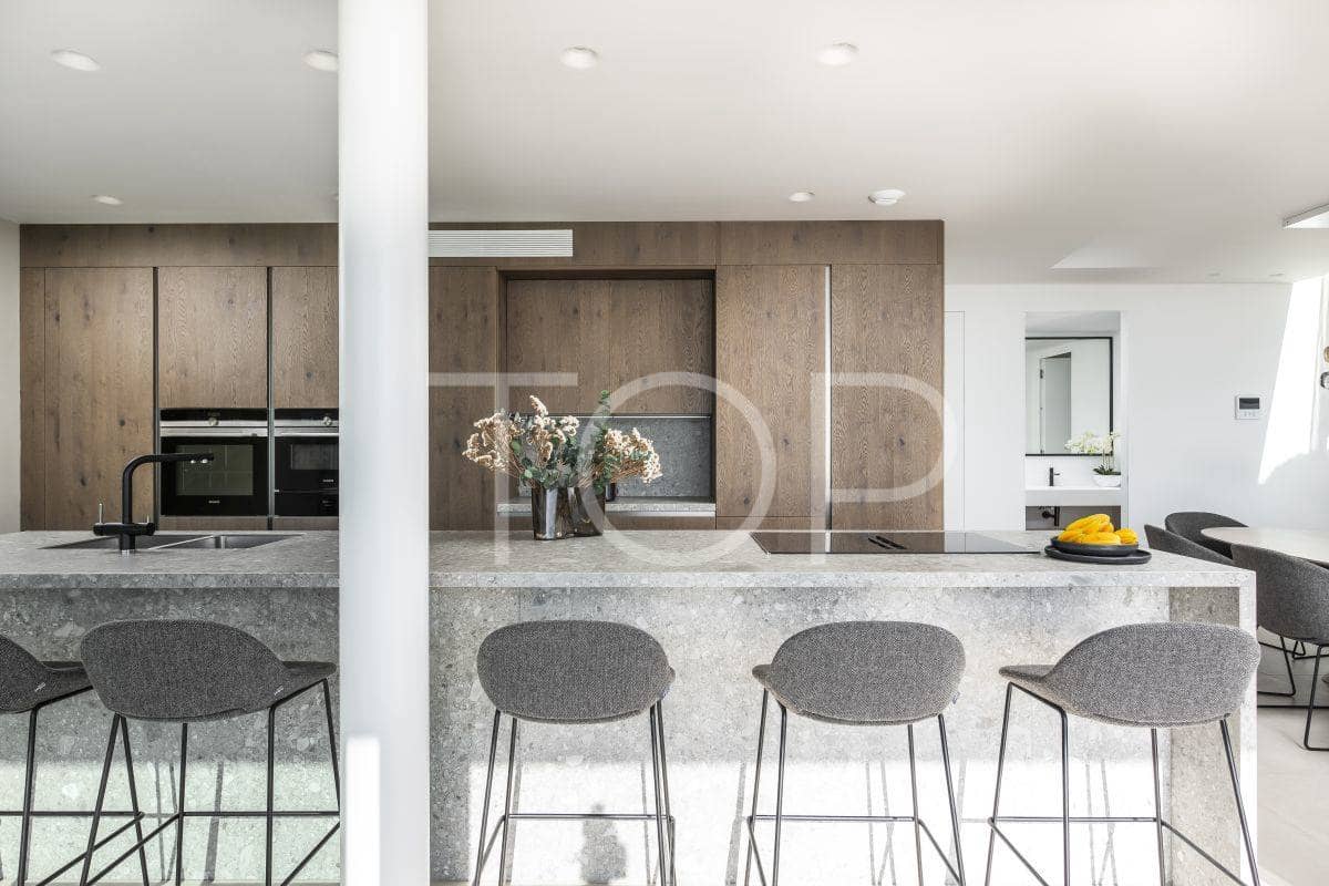 4 soveværelse Villa til salg i Costa Adeje med swimmingpool garage - € 1.900.000 (Ref: 8208826)