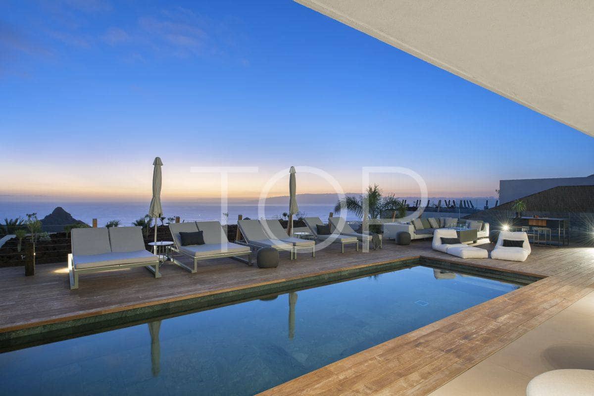 4 soveværelse Villa til salg i Costa Adeje med swimmingpool garage - € 1.900.000 (Ref: 8208826)