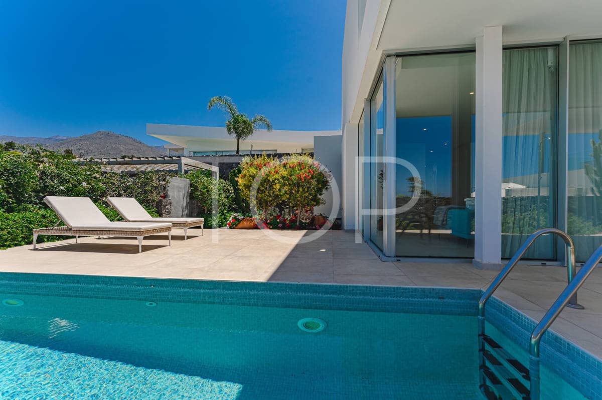 3 soveværelse Villa til salg i Guia de Isora med swimmingpool garage - € 1.699.000 (Ref: 8255228)