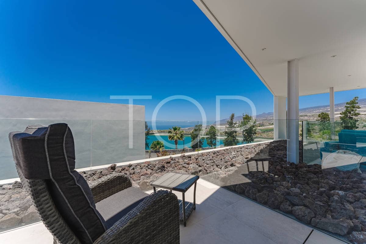 3 soveværelse Villa til salg i Guia de Isora med swimmingpool garage - € 1.699.000 (Ref: 8255228)